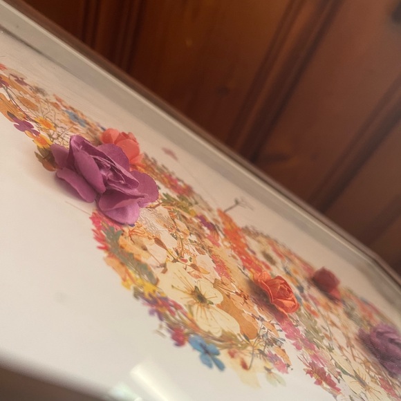 Butterfly print artwork, pretty flowers shaped  butterfly inside wood frame 3D. - Picture 3 of 3